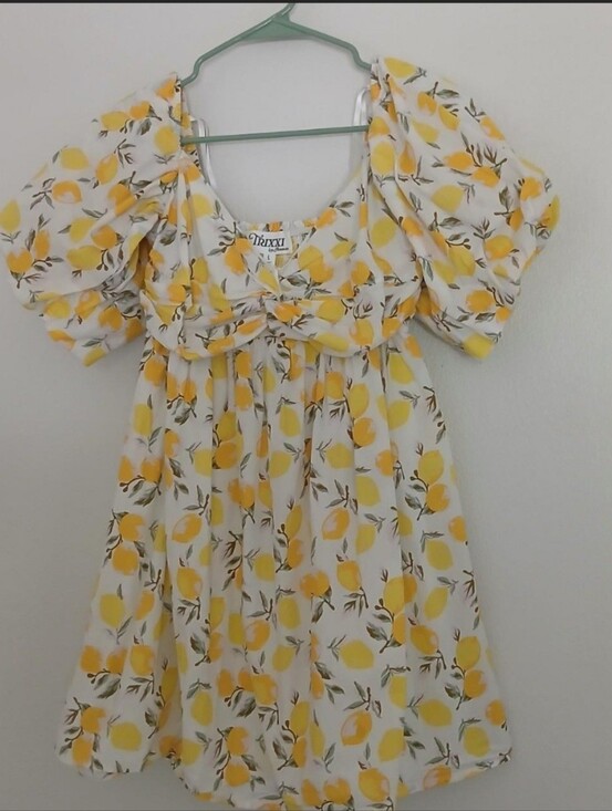 Trixxi Dresses & Skirts - Trixxi White Dress with Yellow Lemon Print and Puff Sleeves Size L